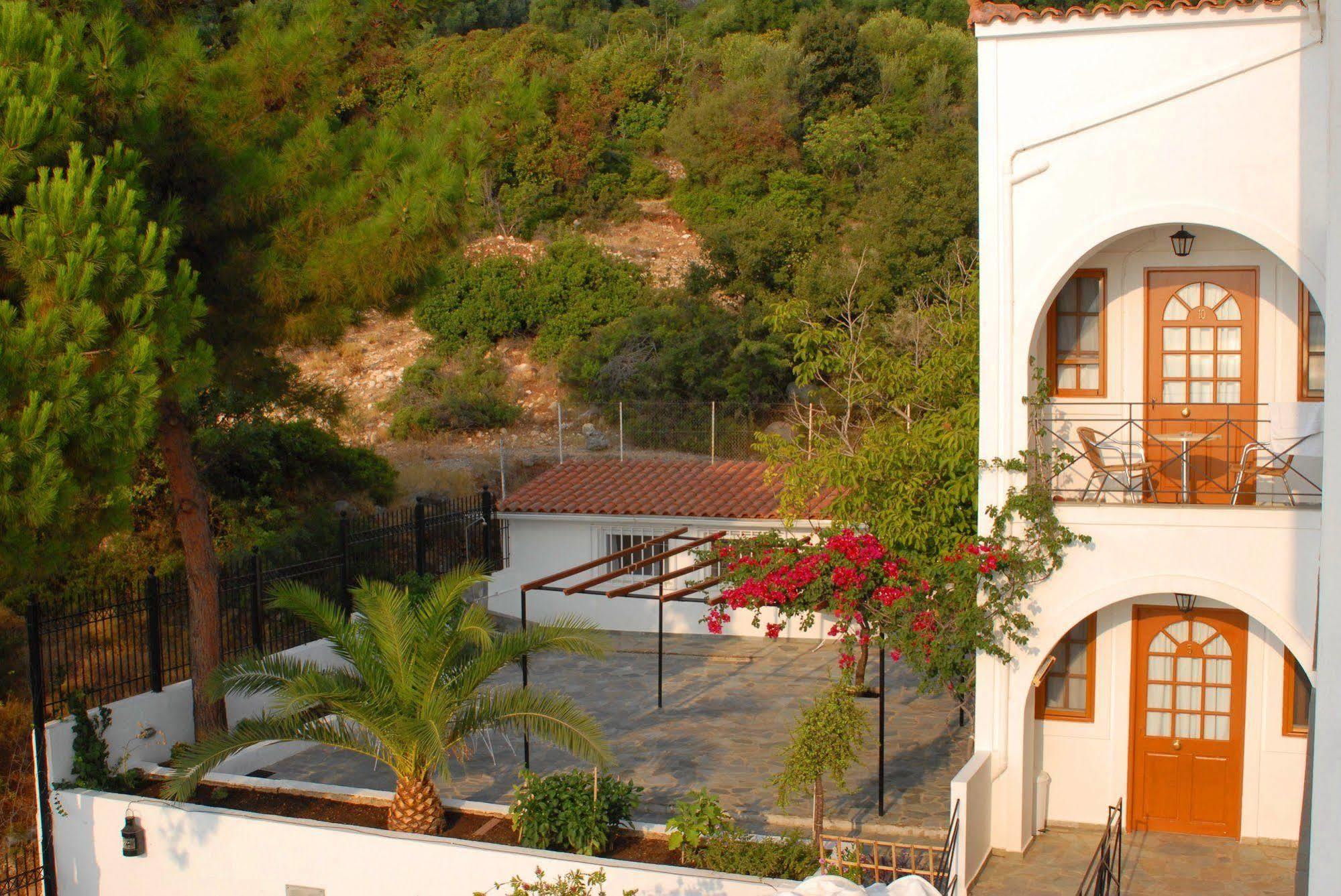 Travlos Studios Eleios-Pronnoi Exteriör bild